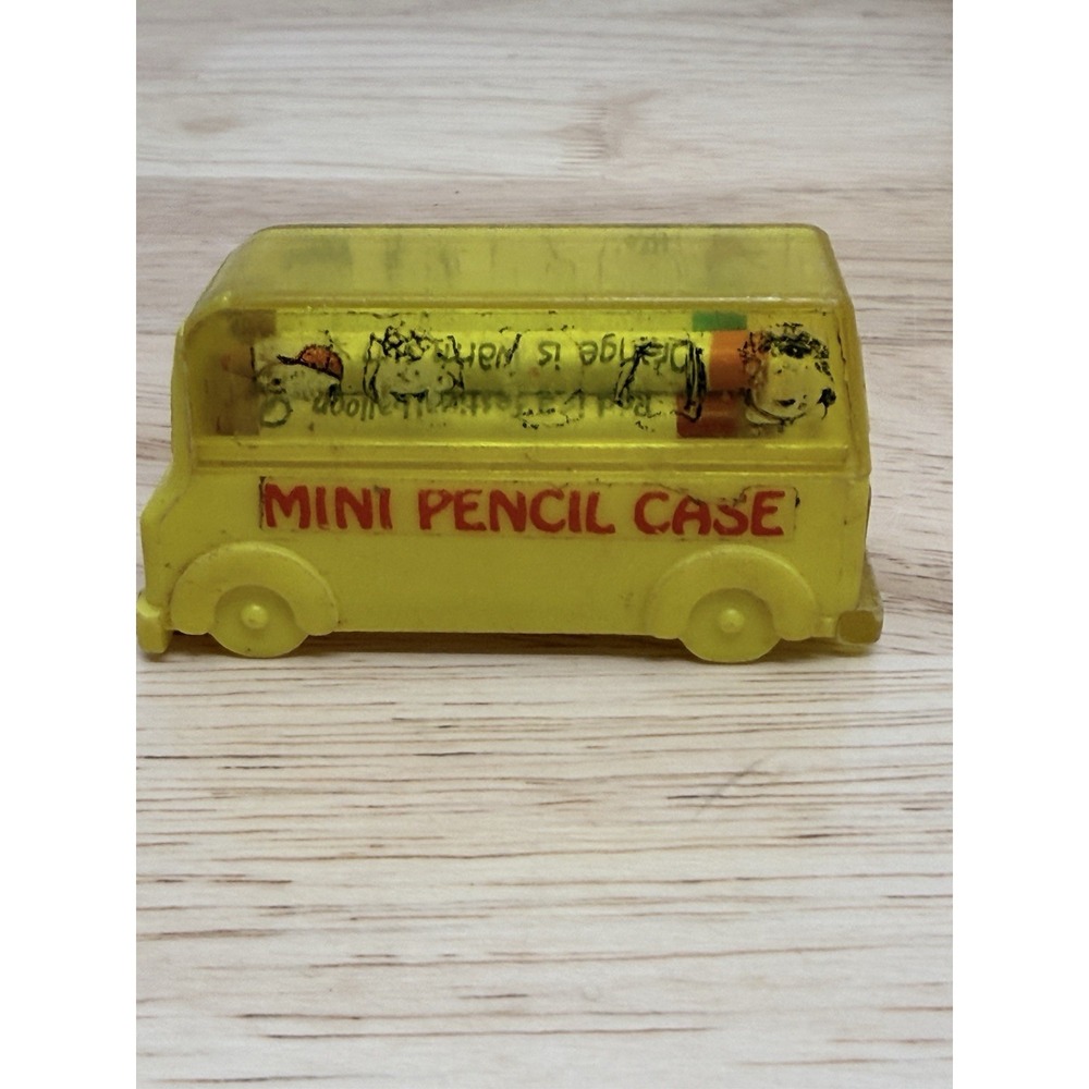 Vintage Peanuts School Bus Mini Pencil Case W/Sharpener and Original Pencils #AA